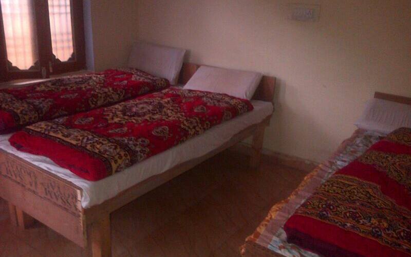 Hotel Center Palace, Barkot 4